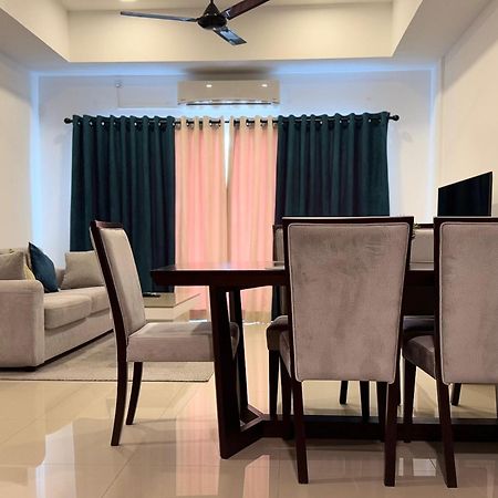 Ocean Breeze Negombo- Tidesend Luxury Beach Apartments Exterior photo