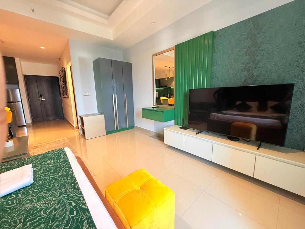 Ocean Breeze Negombo- Tidesend Luxury Beach Apartments Exterior photo