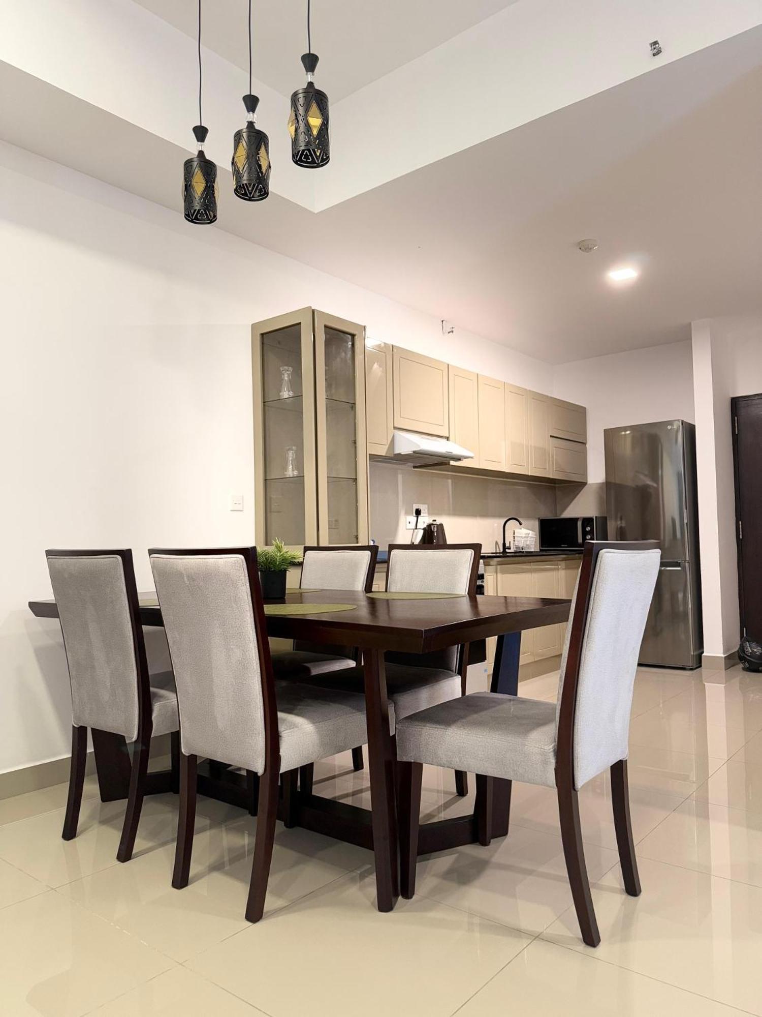 Ocean Breeze Negombo- Tidesend Luxury Beach Apartments Exterior photo