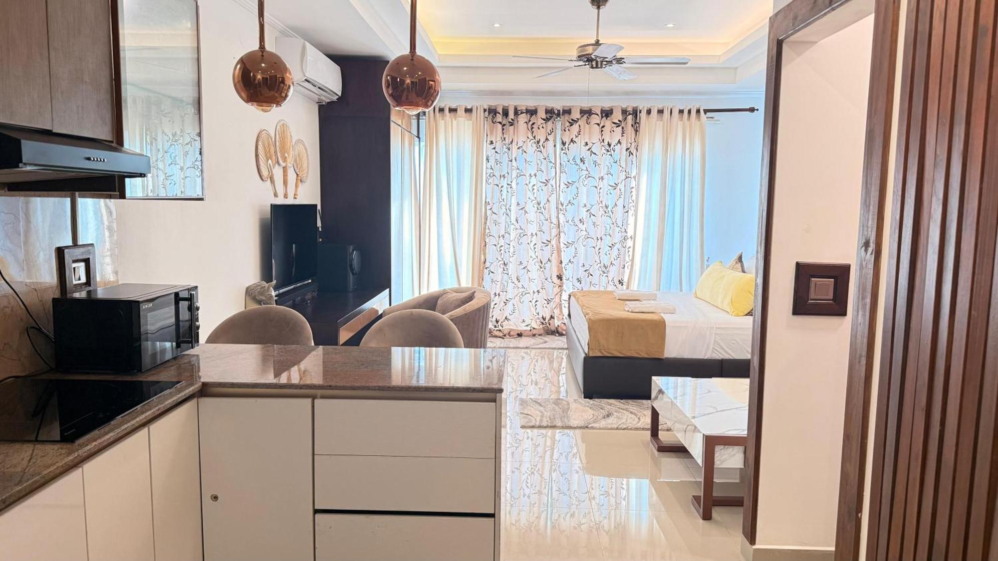 Ocean Breeze Negombo- Tidesend Luxury Beach Apartments Exterior photo